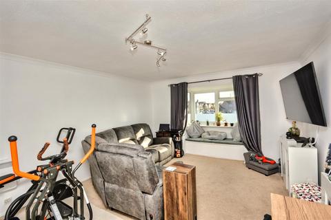 1 bedroom flat for sale, St. Anthonys Avenue, Eastbourne