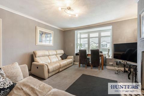 2 bedroom semi-detached bungalow for sale, Hawkstone Avenue, Guiseley, Leeds