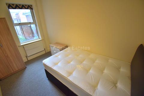 1 bedroom in a house share to rent, Curzon Street, Reading