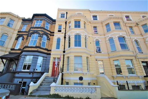 3 bedroom flat to rent, Dalby Square, Cliftonville, CT9