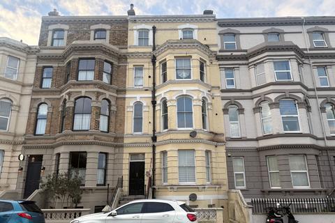 3 bedroom flat to rent, Dalby Square, Cliftonville, CT9