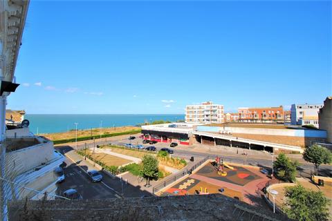 3 bedroom flat to rent, Dalby Square, Cliftonville, CT9