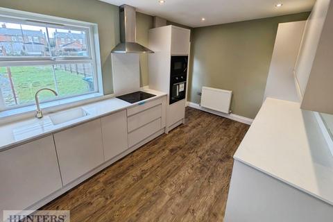 3 bedroom semi-detached house to rent, Washington Square, Easington Village