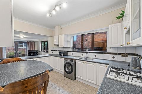 3 bedroom terraced house for sale, London Road, Stockton Heath, WA4