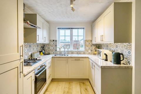3 bedroom semi-detached house for sale, Lindores Road,  Maidenhead,  SL6