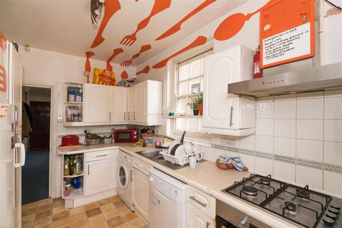 undefined, Farm Avenue, Wembley