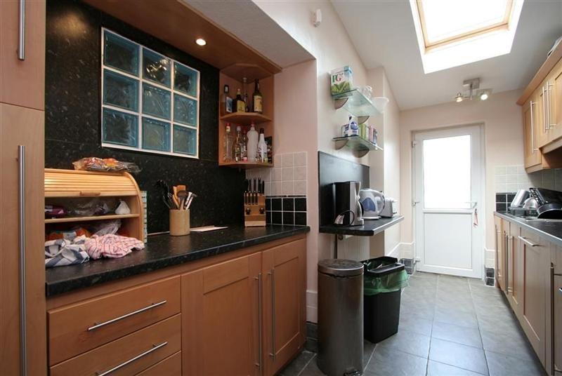 Kitchen (Medium)