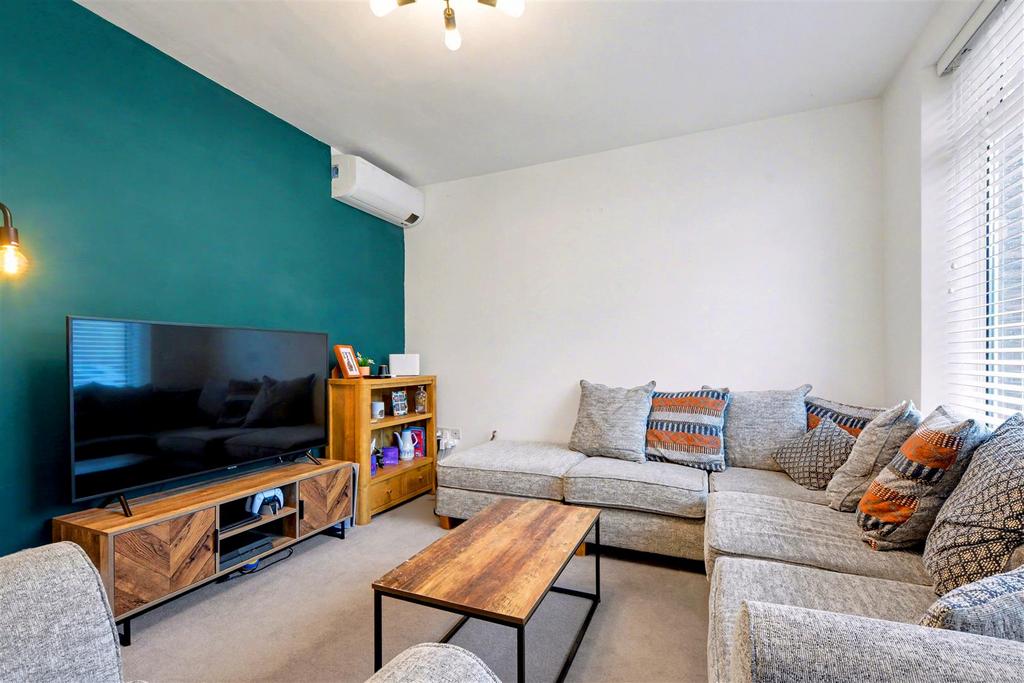 Lounge 3.jpeg