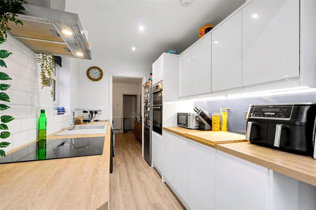 Kitchen 3.jpeg