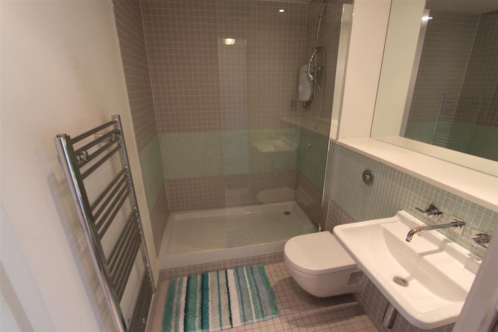 Bathroom.JPG