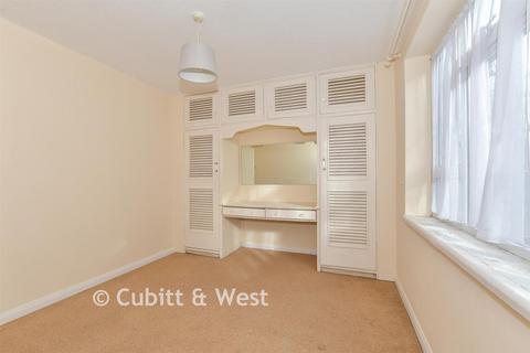2 bedroom ground floor flat for sale, Peters Wood, Capel, Dorking, Surrey