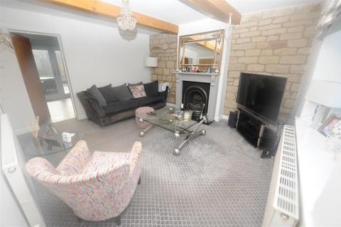 2 bedroom terraced house for sale, Windhill Old Road, Thackley, Bradford
