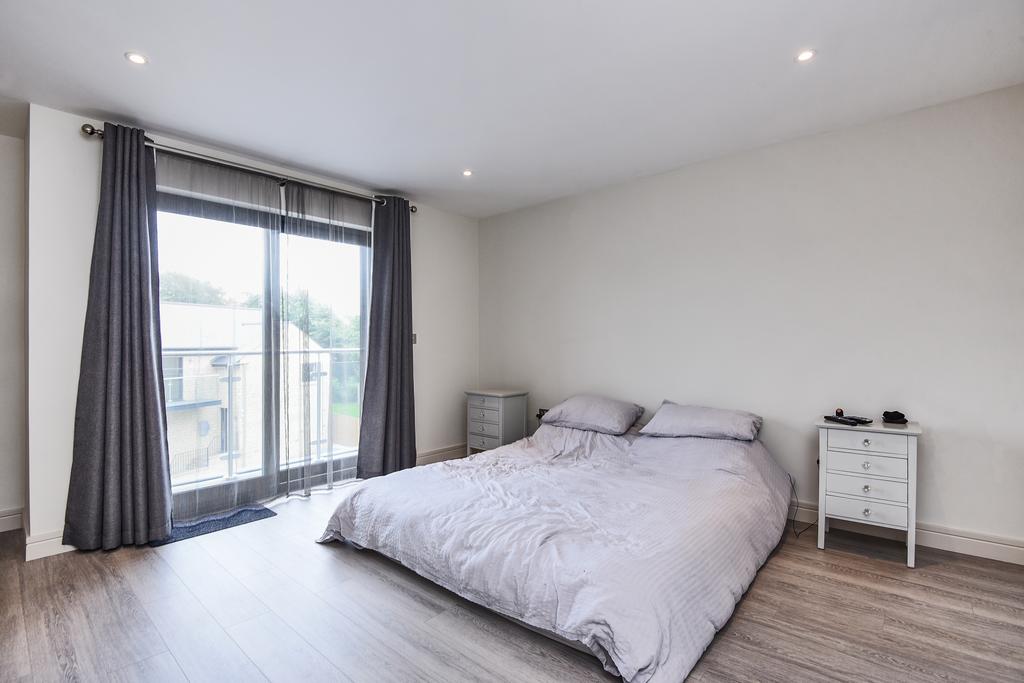 8 Master bedroom