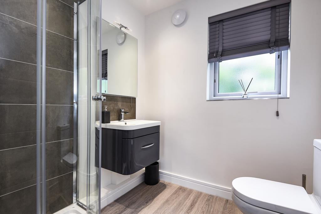 10 Ensuite