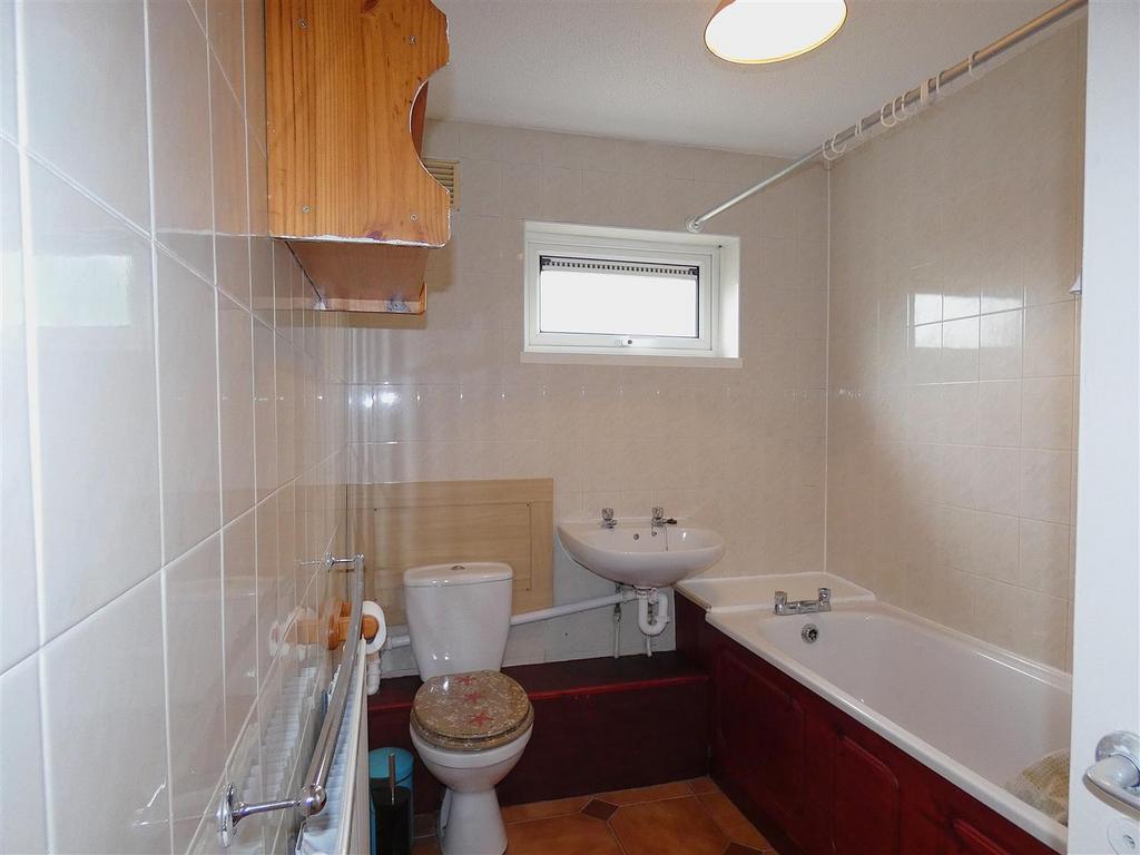 Bathroom.JPG