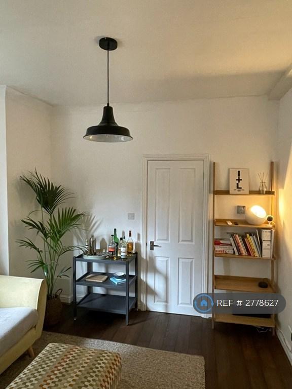 Living Room Image 2