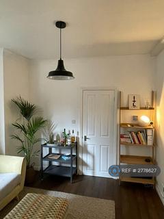 2 bedroom flat to rent, Amesbury Avenue, London, SW2