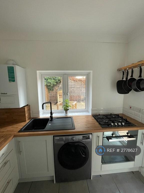 Kitchen Image 3