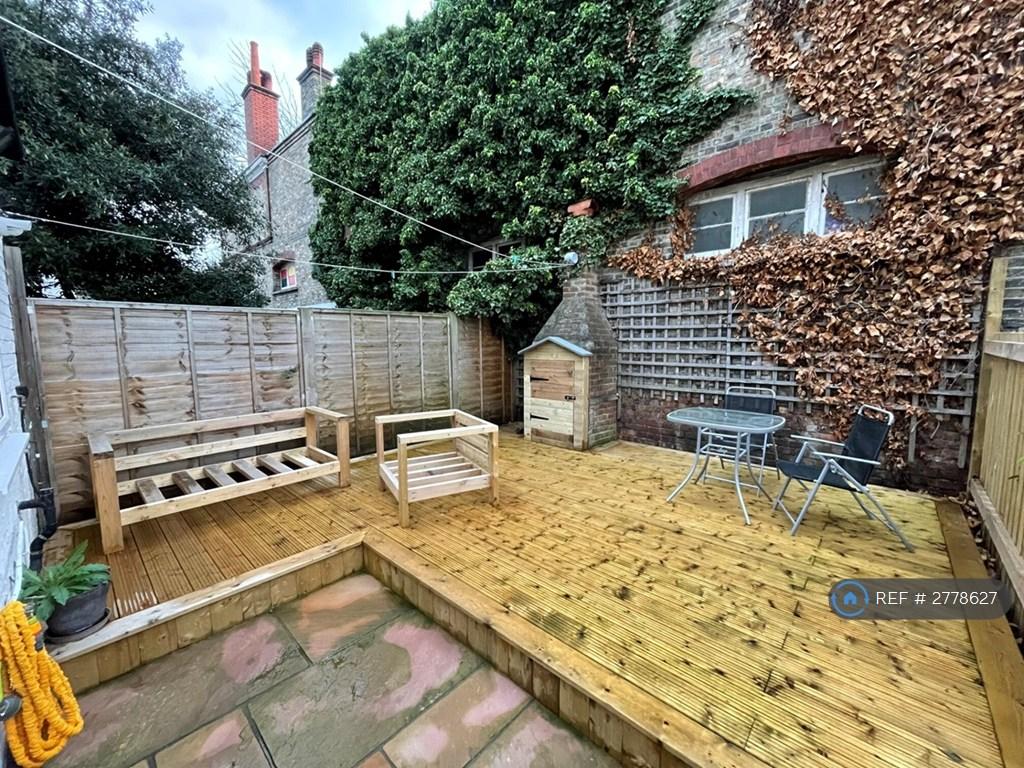 Private Garden Area Image 1