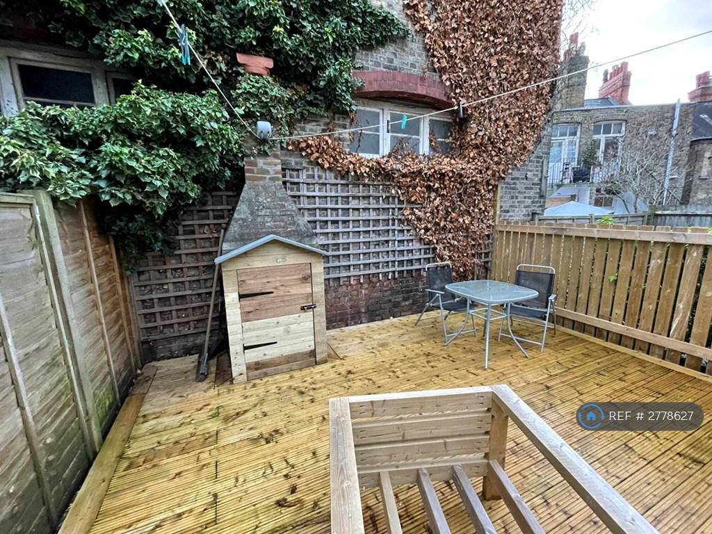 Private Garden Area Image 2