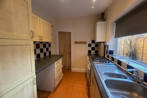 3 bedroom terraced house to rent, Lower Hester Street, Semilong, Northampton NN2