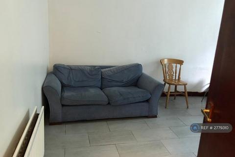 4 bedroom flat to rent, Gray Street, Glasgow, G3