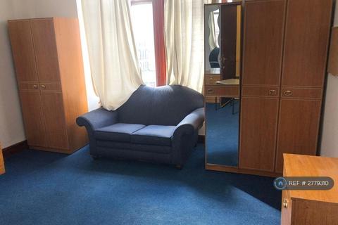4 bedroom flat to rent, Gray Street, Glasgow, G3