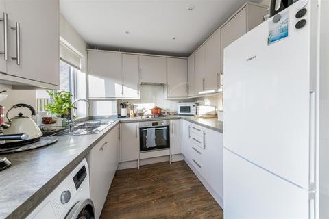 3 bedroom semi-detached house to rent, Coniston Avenue, Headington, Oxford