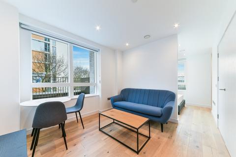 Studio to rent, Grant Road, Clapham, London, SW11