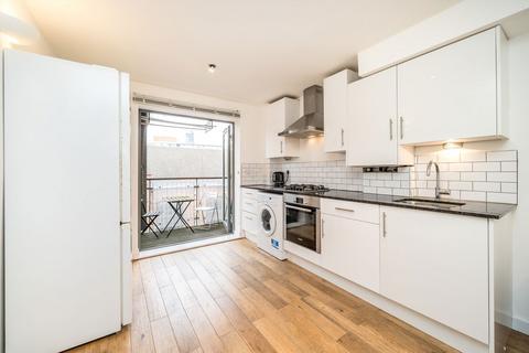 2 bedroom flat for sale, Bagleys Lane, London SW6