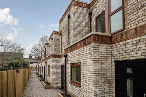Penhurst Mews, Fenham Road, Peckham SE15