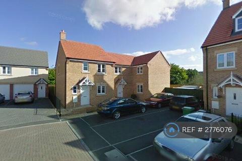3 bedroom semi-detached house to rent, Laddon Mead, Yate, Bristol, BS37