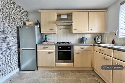 3 bedroom semi-detached house to rent, Laddon Mead, Yate, Bristol, BS37