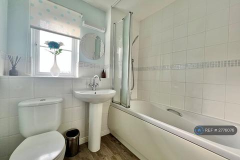3 bedroom semi-detached house to rent, Laddon Mead, Yate, Bristol, BS37