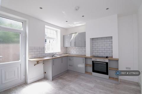 3 bedroom terraced house to rent, High Street, Great Houghton, Barnsley, S72