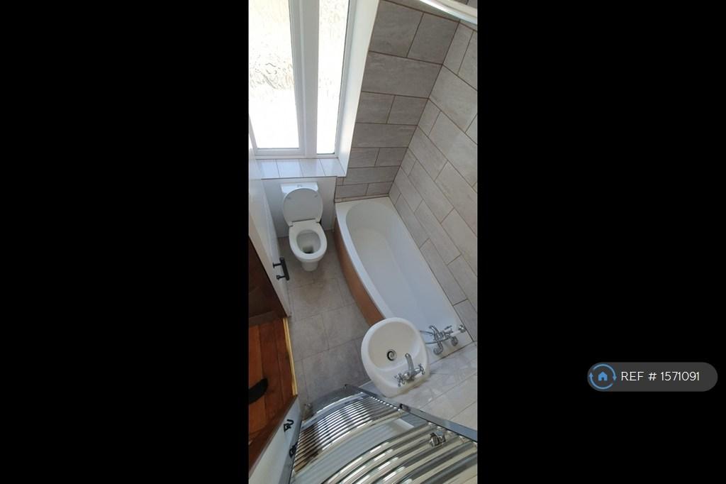 Upstairs Bathroom