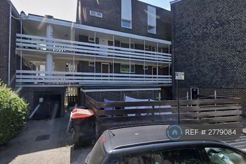 1 bedroom in a flat share to rent, Victoria Drive, London, SW19