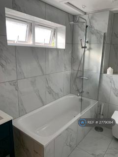 1 bedroom in a flat share to rent, Victoria Drive, London, SW19