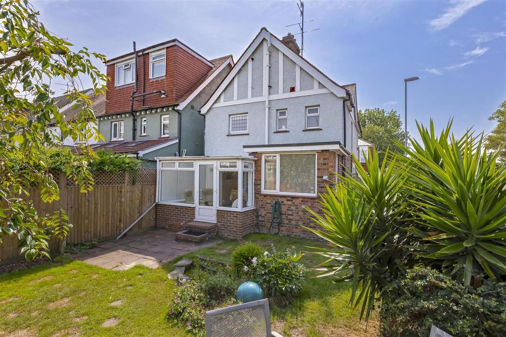 Madeira Ave 4.jpg
