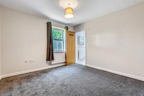 2 bedroom flat to rent, Charnley Drive, Leeds LS7