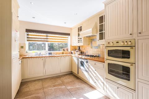 undefined, Holt Gardens, Leeds LS16
