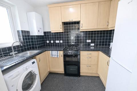 2 bedroom flat to rent, Top Floor Two Bedroom Flat To Let Brent View Road West Hendon NW9