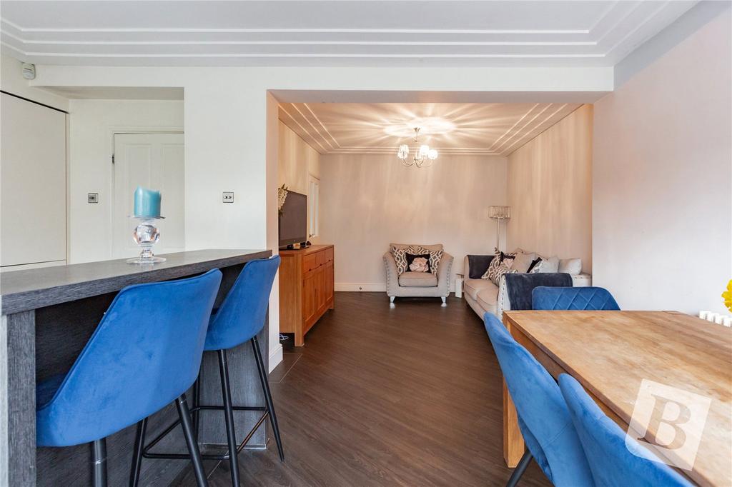 Kitchen / Dining