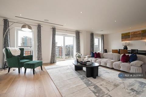 3 bedroom flat to rent, Golding House, London, NW9