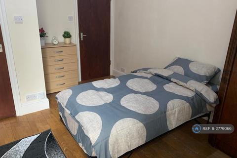 undefined, Green Lanes, London, N13