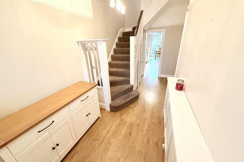 undefined, Cheyne Walk, London N21