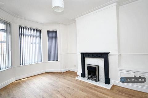 3 bedroom terraced house to rent, Trafford Road, Eccles, Manchester, M30