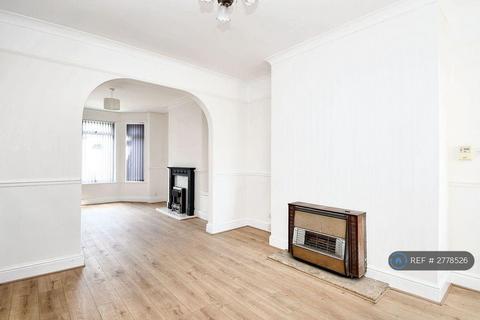 3 bedroom terraced house to rent, Trafford Road, Eccles, Manchester, M30