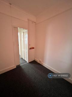 3 bedroom terraced house to rent, Chesley Gardens, London, E6