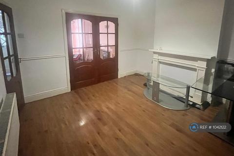 3 bedroom terraced house to rent, Chesley Gardens, London, E6